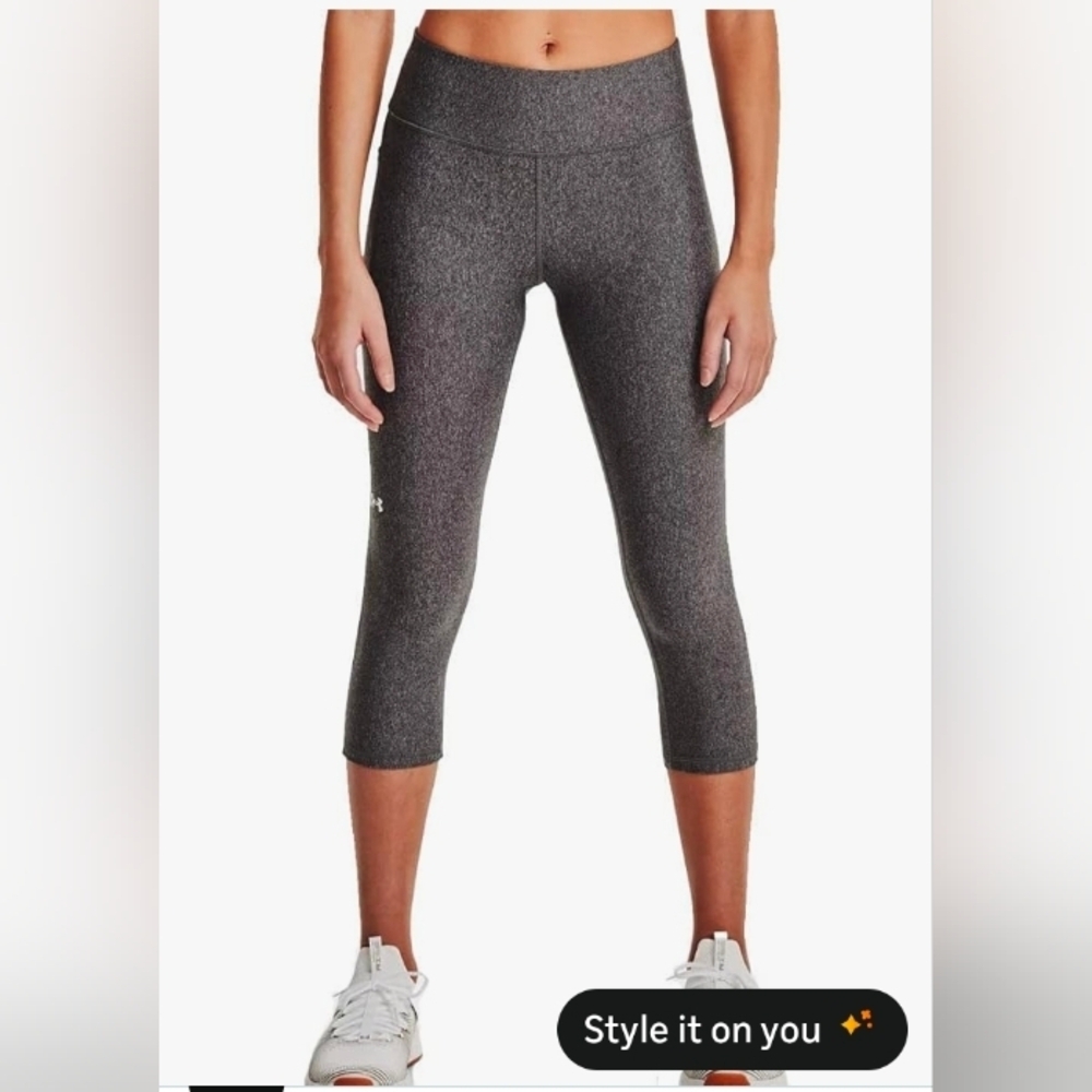 Under Armour Women's HeatGear Mid No-Slip Waistband Pocketed Capri